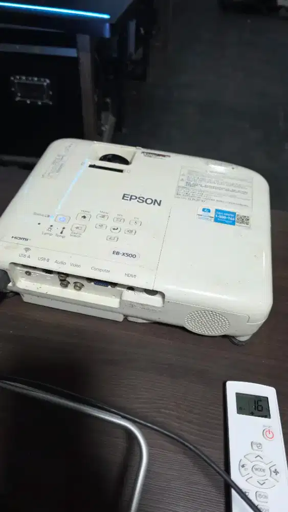 Epson eb-x500 proyektor