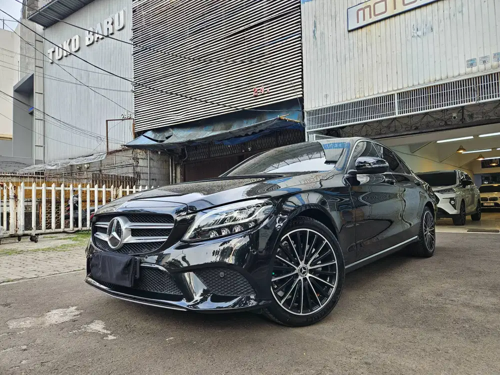 28 rb km Mercy C200 Eq boost 2020 nik 2019 hitam C 200 avantgarde w205