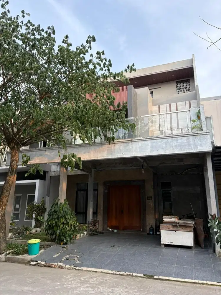 Rumah Mewah Semi Furnished