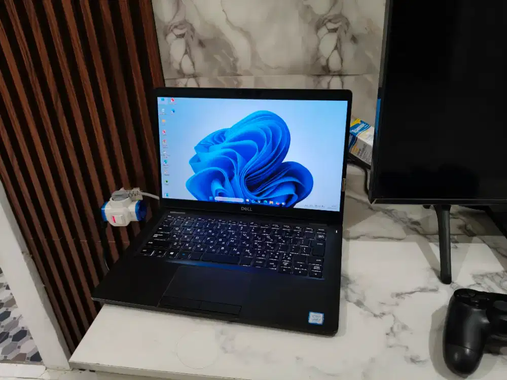 laptop dell Core i7 8665U Ram 8GB SSD Nvme 256GB