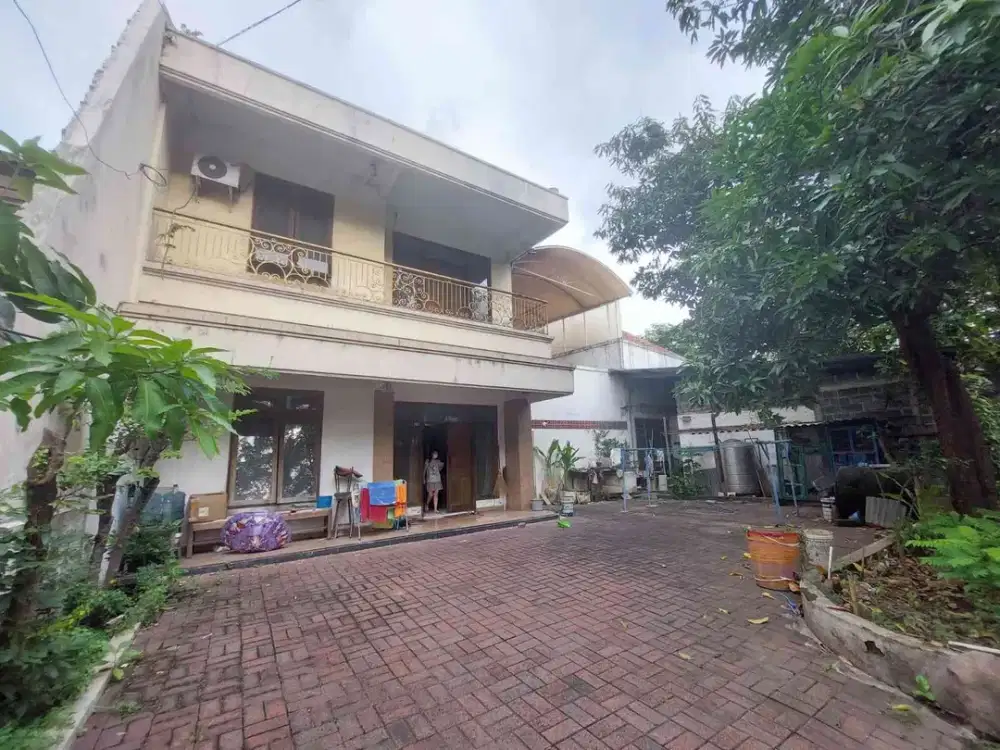 Rumah Hook Jl. Kawi - Jl. Merapi Surabaya