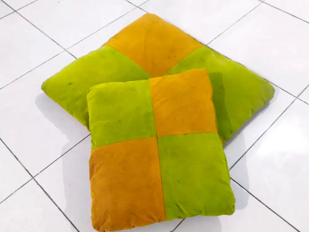 (Free/Gratis) Bantal Ukuran Besar & Kecil