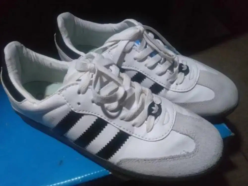 Adidassamba white