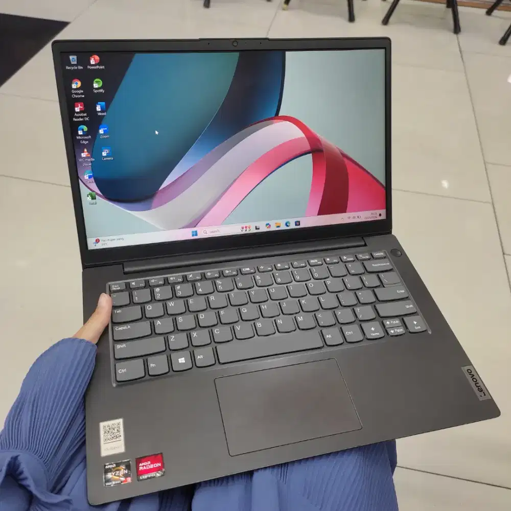 LENOVO V14 G2 ALC AMD RYZEN 3-5300U RAM 8 GB SSD 256 GB