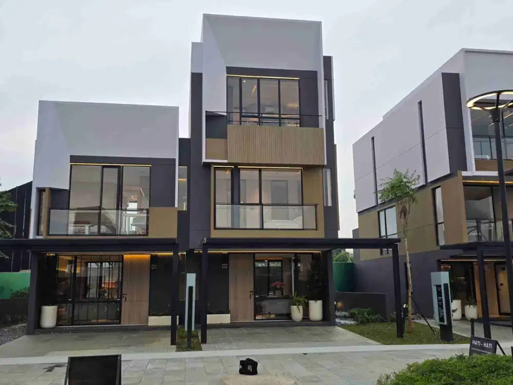 Rumah Dijual 3 Lantai Park Serpong Tipe GoldTops Beverly FREE PPN 100% Angsuran 4.5 Juta