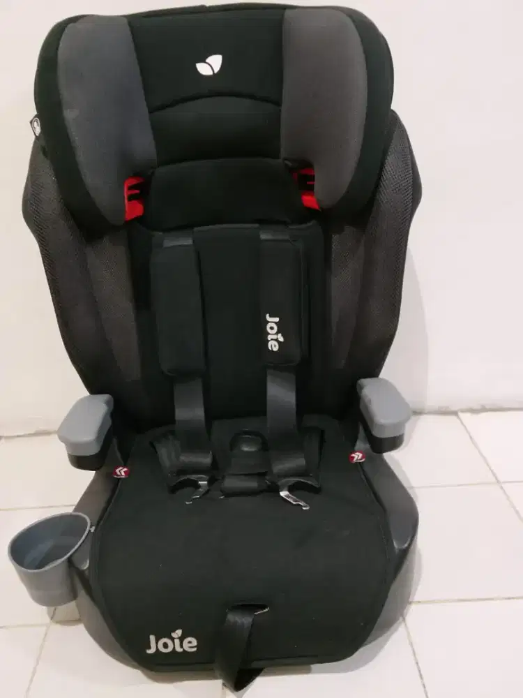 Car Seat Joie meet elevate warna two tone black
