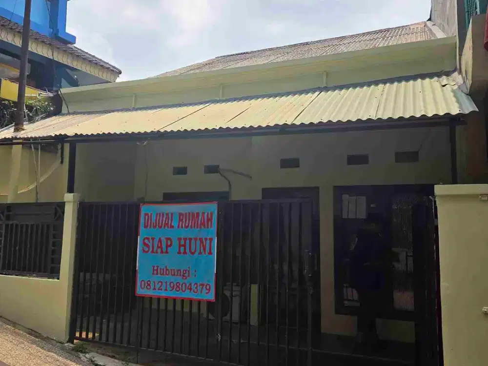 disewakan rumah siap huni,masuk mobil, 2kamar tidur, 2 kamar mandi, lokasi strategis, dekat ke jalan raya(dilewati transajakarta dan jatlingko) hrg 30jt per tahun nego