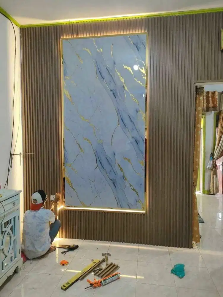 Distributor wallpanel