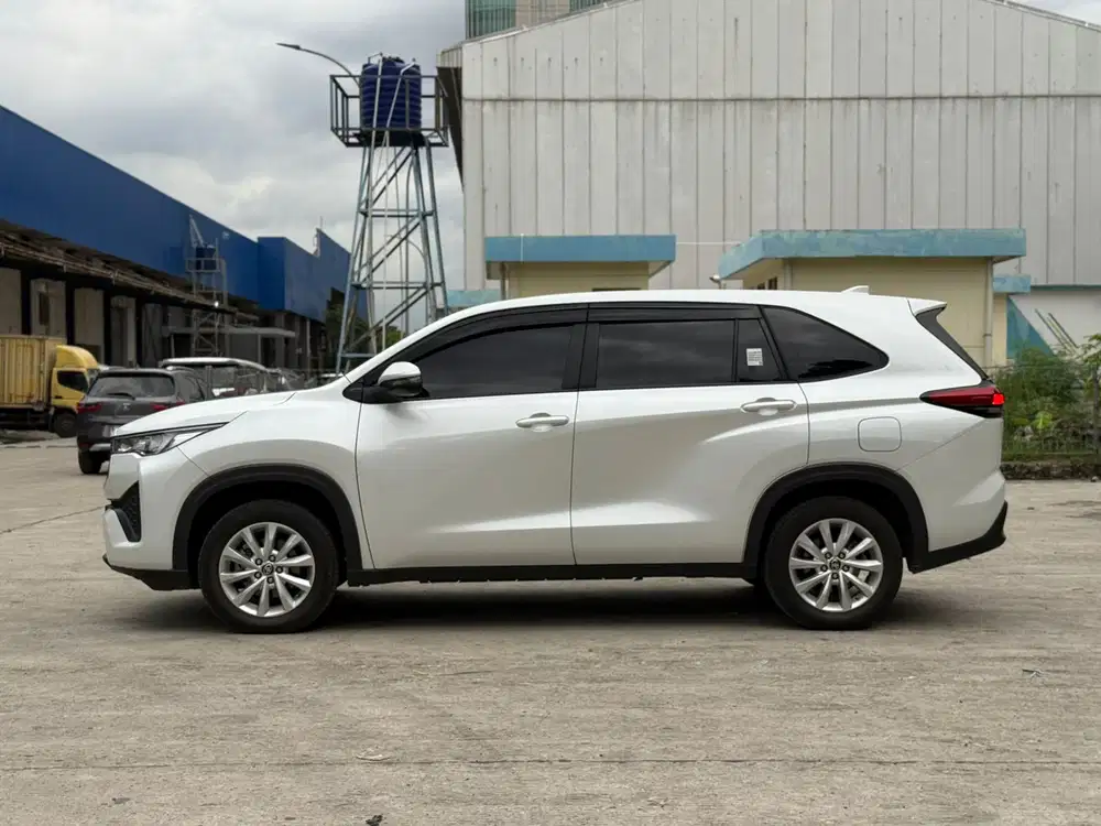 Toyota Kijang Innova 2023 Bensin