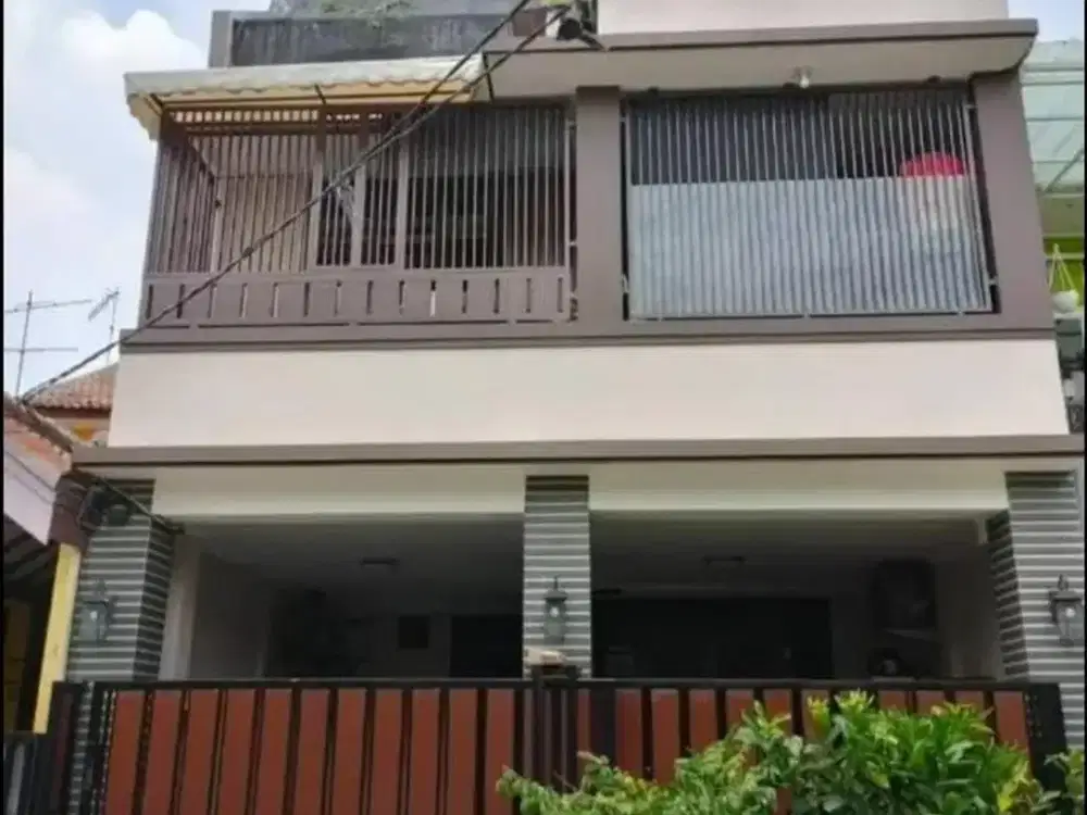 Cuma 11.67 Jt/M Rumah Siap Huni 3 Lantai Di Kemang Pratama 2 #1415