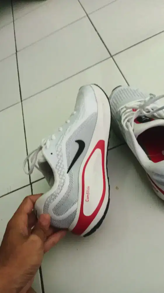 Nike comfiride FN0228-103