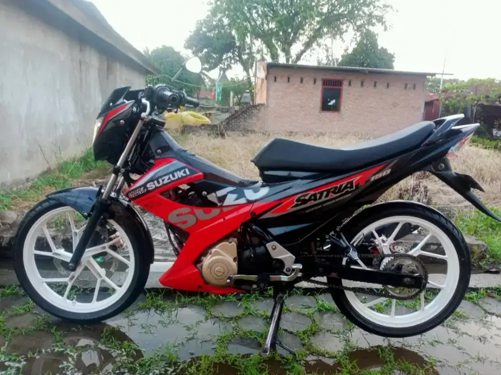 Suzuki satria fu karbu 2015