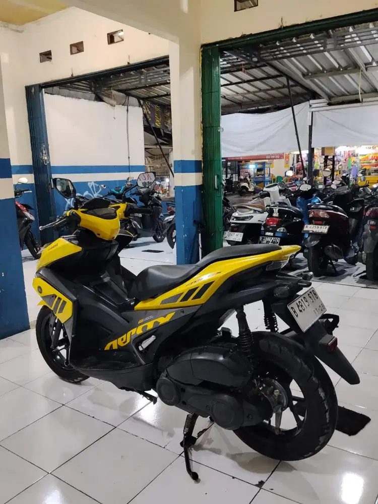 yamaha aerox old 2018 [ km low ]