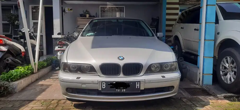 BMW 520i 2002 Bensin
