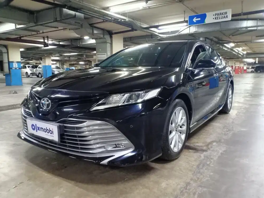 TDP 1 JUTA Toyota Camry 2.5 V Bensin-AT 2019 Hitam CSAQB