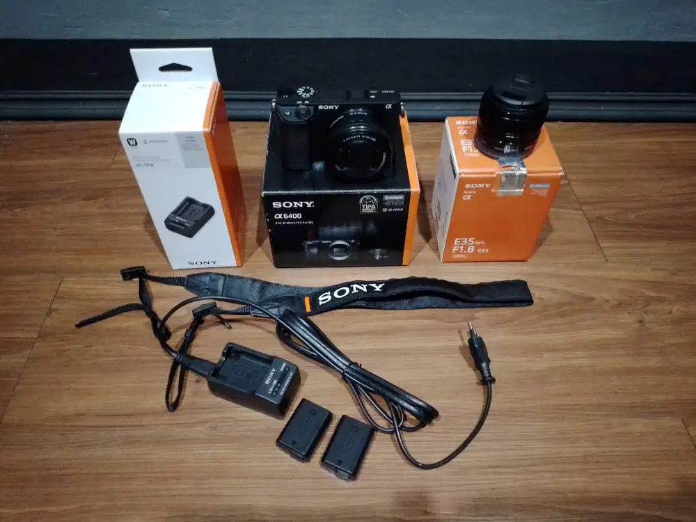 Kamera Sony a6400 & 2 Lensa & Asesoris