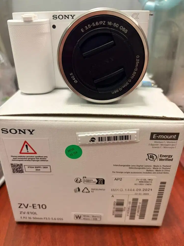 Sony ZV E10 Lens Kit Like New Jarang Pakai