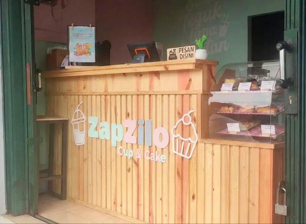 Meja Booth Kayu + Akrilik + 4 Kursi Bar – Siap Usaha