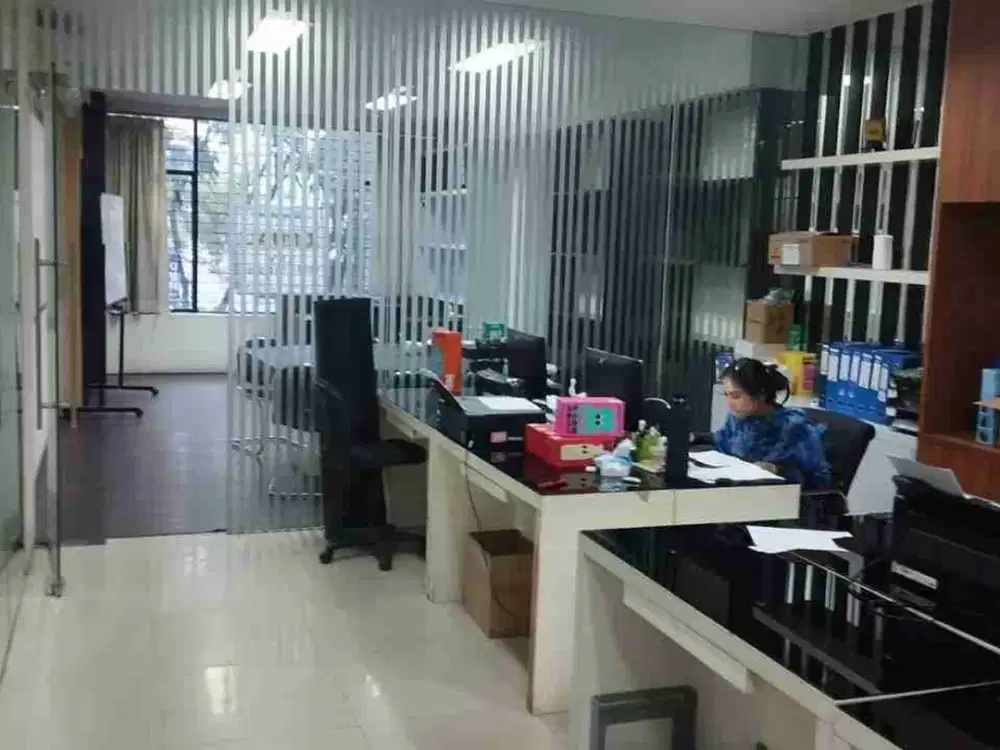 ruko full interoir di pinggir jalan raya kawasan commercial strategis kelapa gading jakarta utara