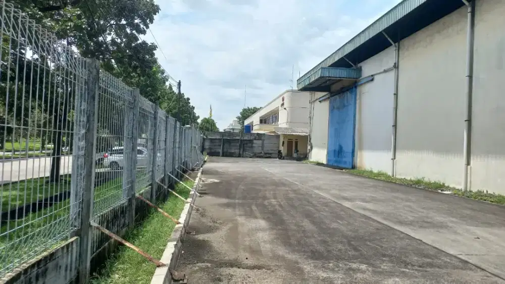 Sewakan Gudang Siap Pakai Deltasilicon Lippo Cikarang