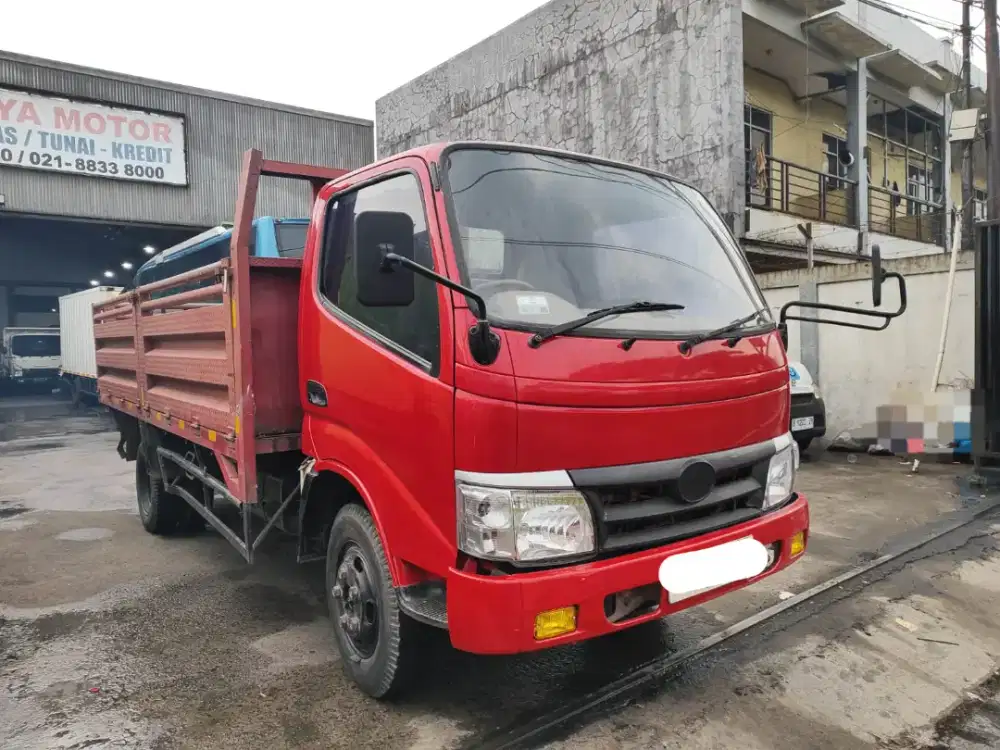 Toyota Dyna 6 Roda Bak Tahun 2003