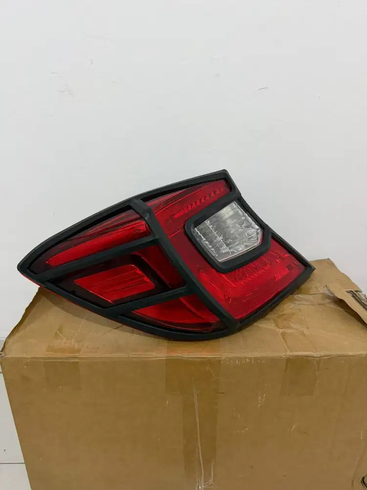 BU Stop Lamp Brio 2024 LH Kiri Original Honda Copotan Like New