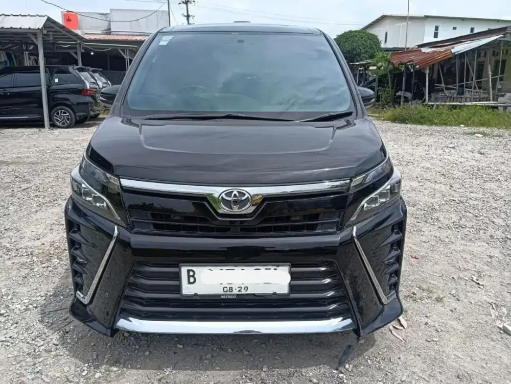 Toyota Voxy 2019