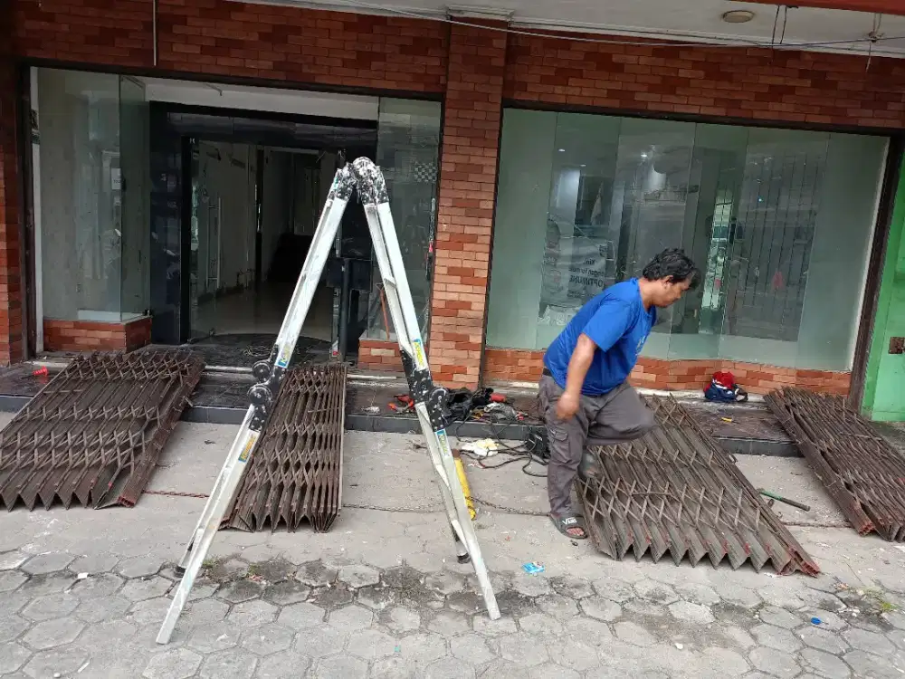 Perbaikan reparasi rolling door folding gate kemang