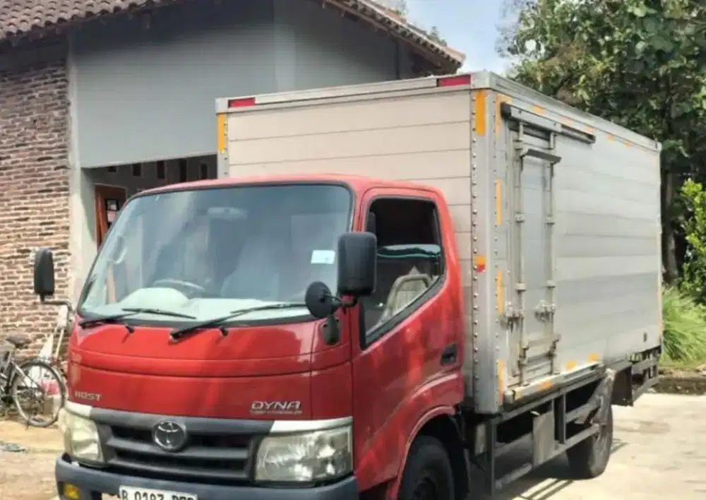 Toyota Dyna Rino engkel long box tahun 2012