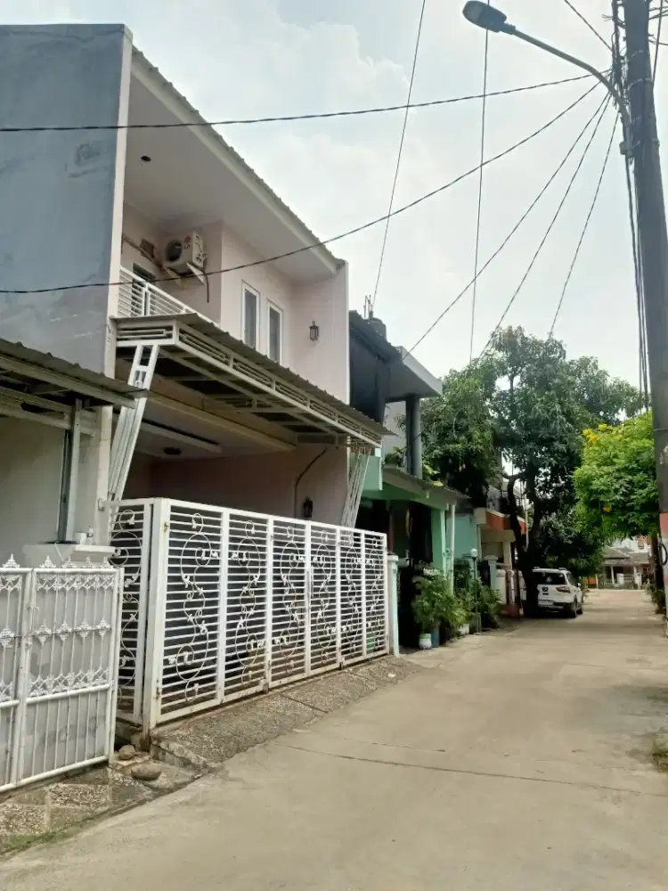 Dijual Rumah 2 lantai lokasi strategis di Bekasi Timur