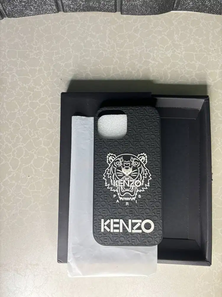 Case iPhone 15 Murah Motif Kenzo White & Jordan Keren