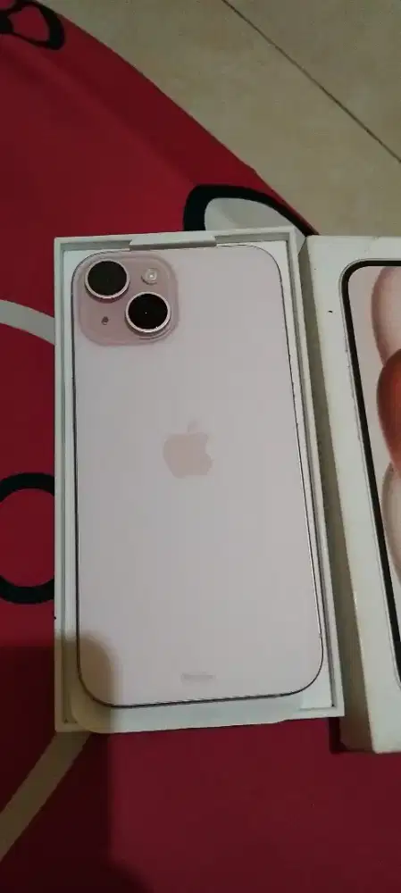 Iphone 15 128Gb warna pink mulus (Ibox)