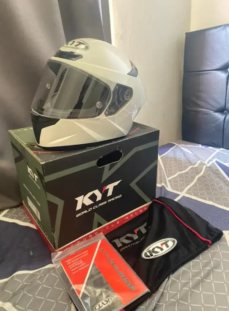 Helm kyt tt course putih