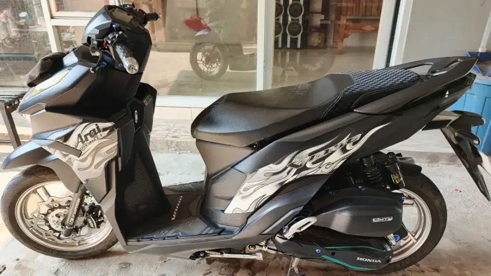 Jual motor tangan pertama vario 125 type cbs iss keyles tahun 2024