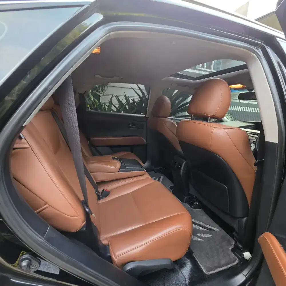KM 64 RB. KAYA BARU. Lexus RX270 2013 Leather Brown