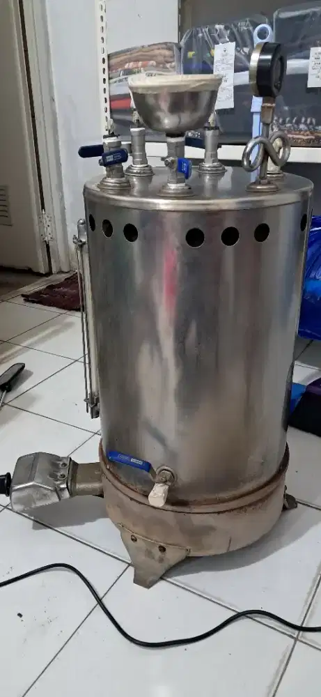 Dijual Cepat Murah ! Boiler setrika uap 25 liter + Kompor.