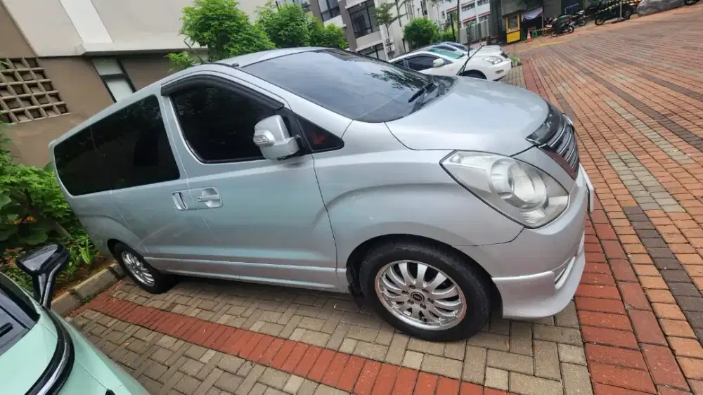 Dijual hyundai h1 royale