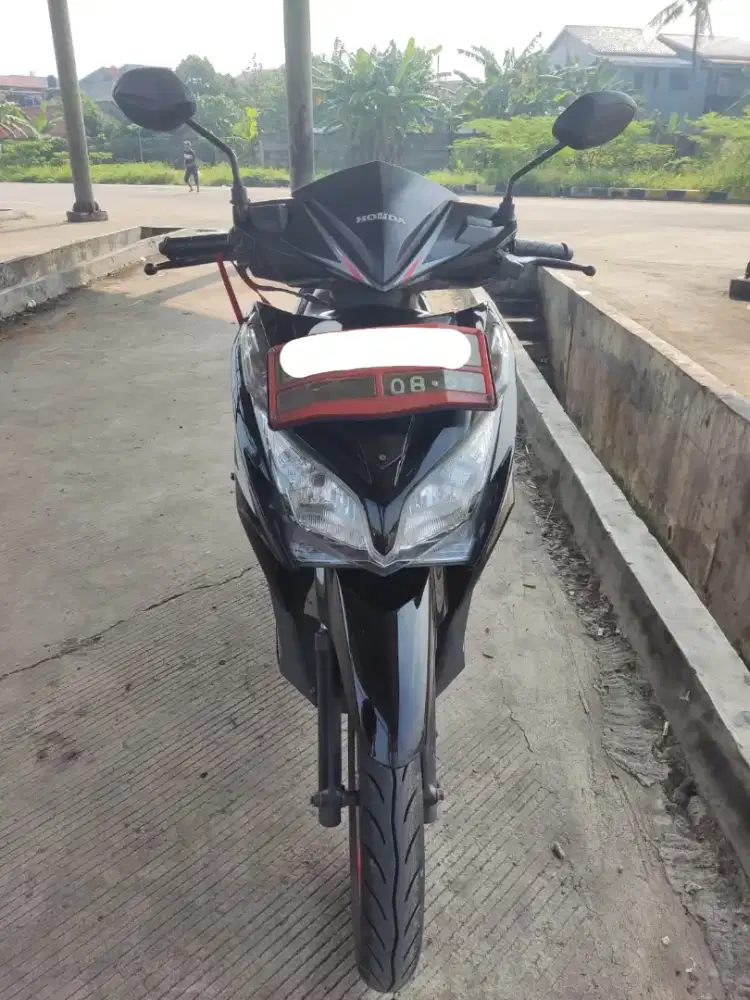 Vario KZR 2014 Warna Hitam Lokasi Banjaran Pucung Cilangkap Depok !!!