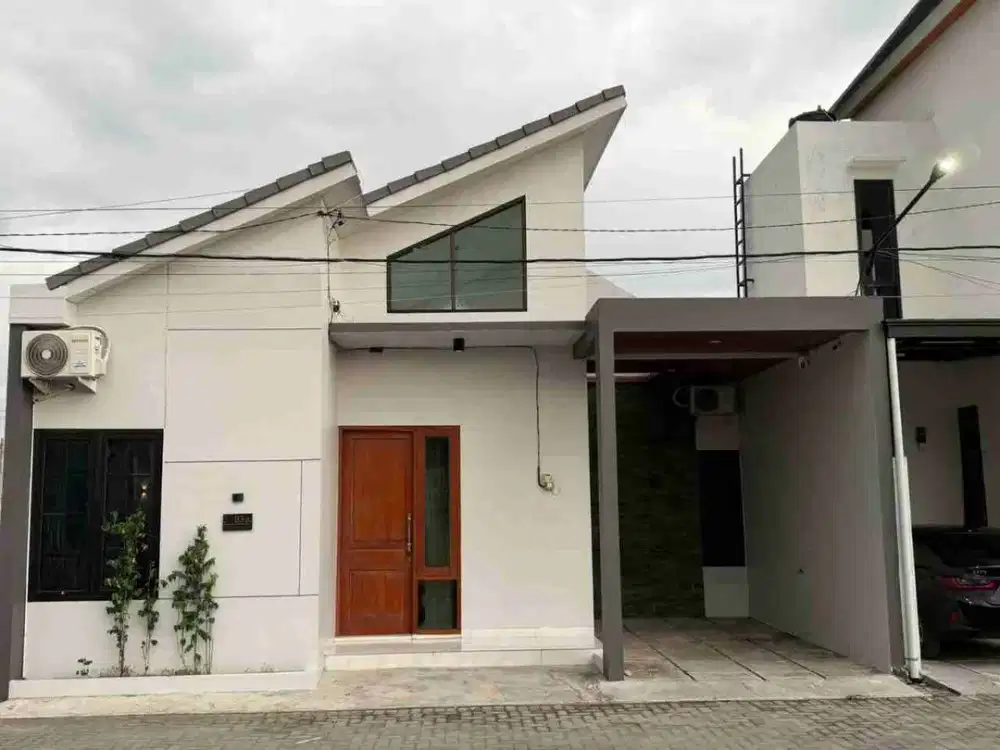 Rumah Cantik Semifurnish di cluster dekat jalan Adisumarmo dan Exit Tol Solo