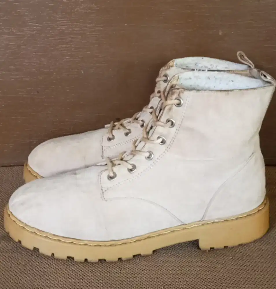 Sepatu boots cream H&M size 41