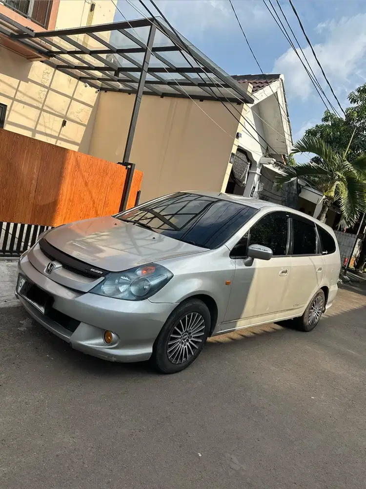 Honda Stream 2004 Bensin