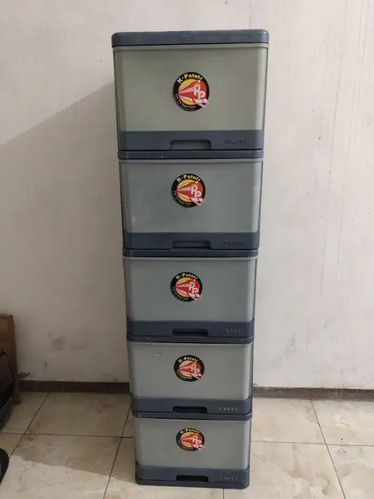 Rak/lemari/container/rak susun