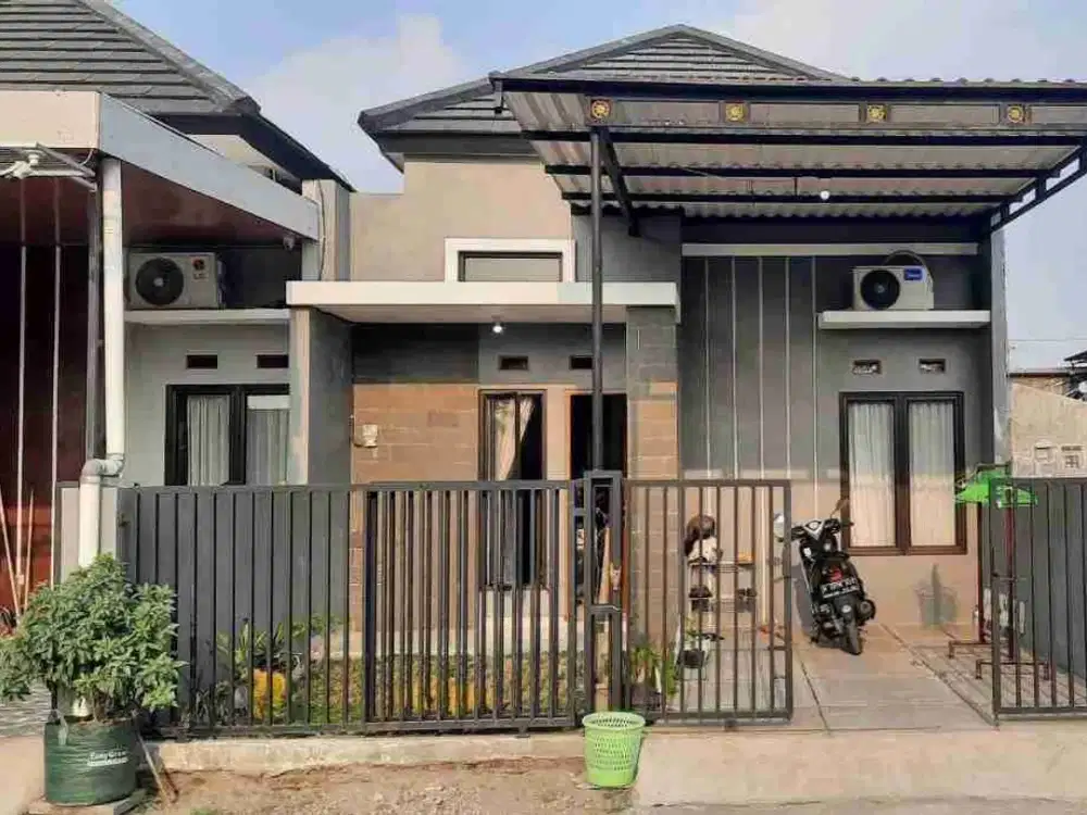 Rumah  Cantik Jalan Perum Lebar sudah berpagar canopy hanya 5 menit ke kampus UMS