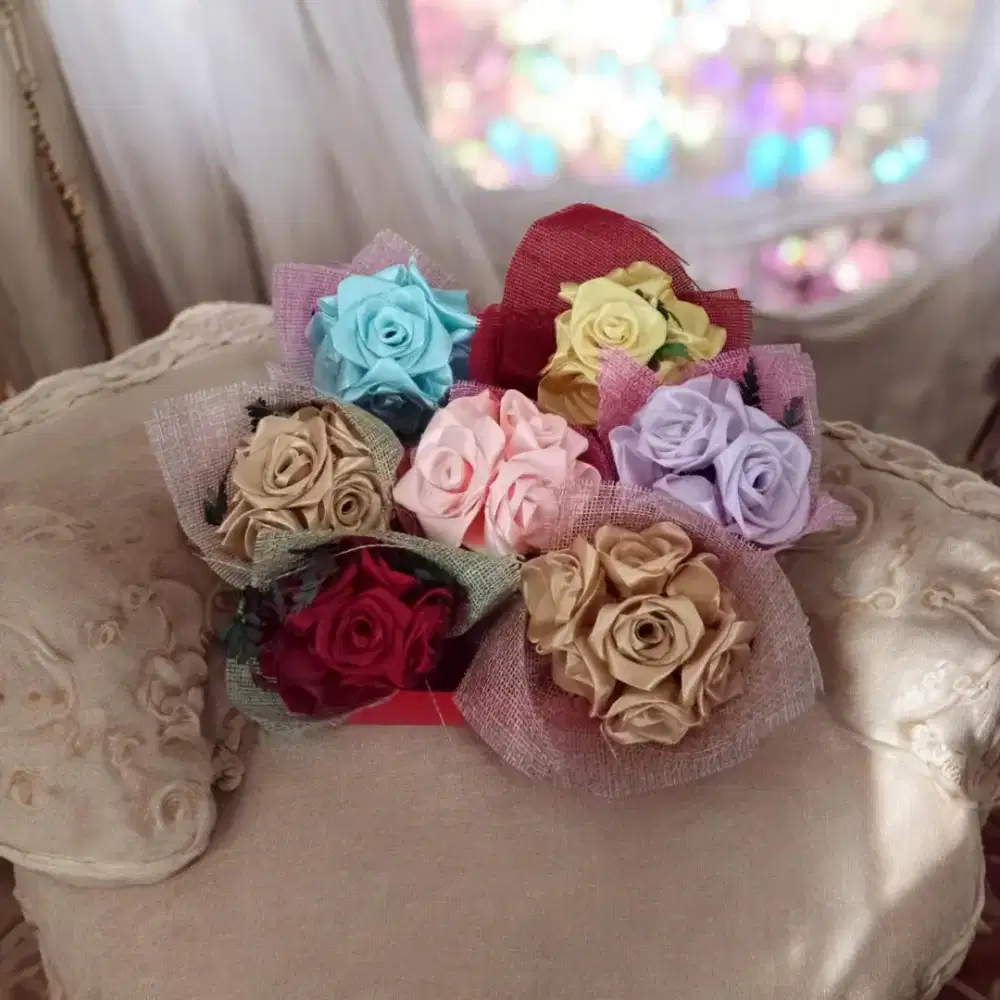 Bucket Bunga Satin Mini