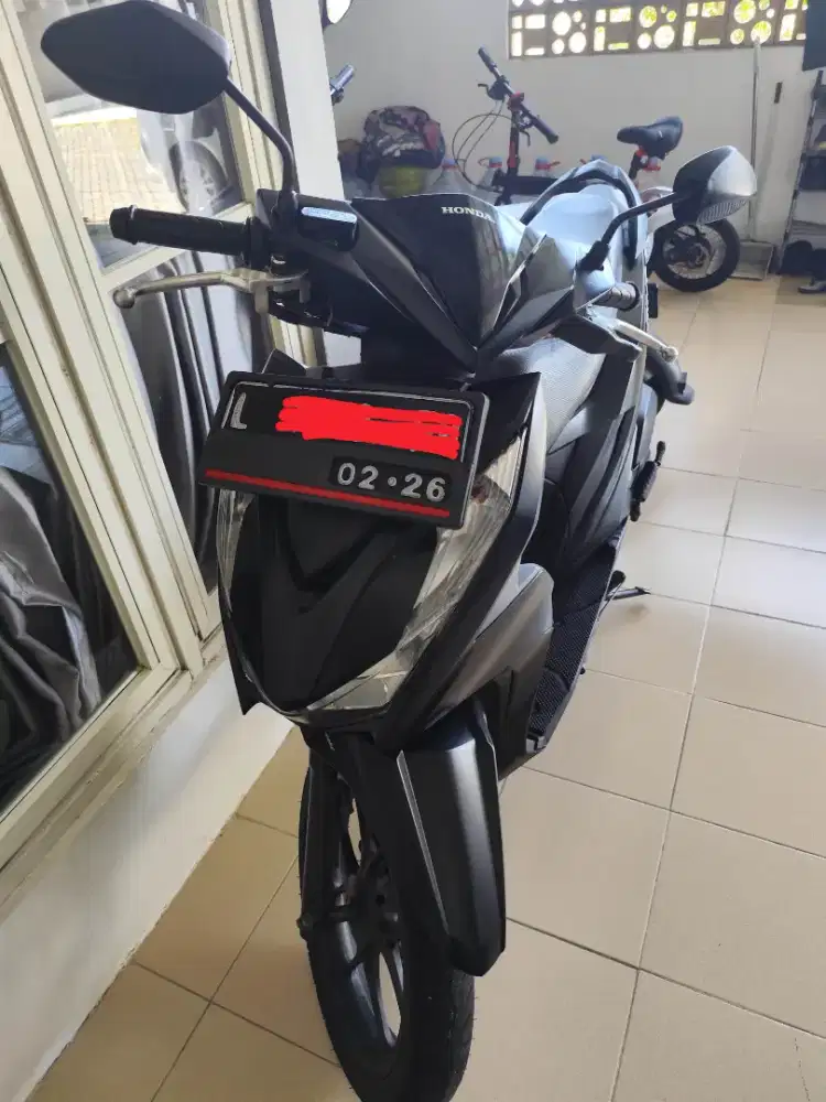 Beat Deluxe 2021 Hitam Matt