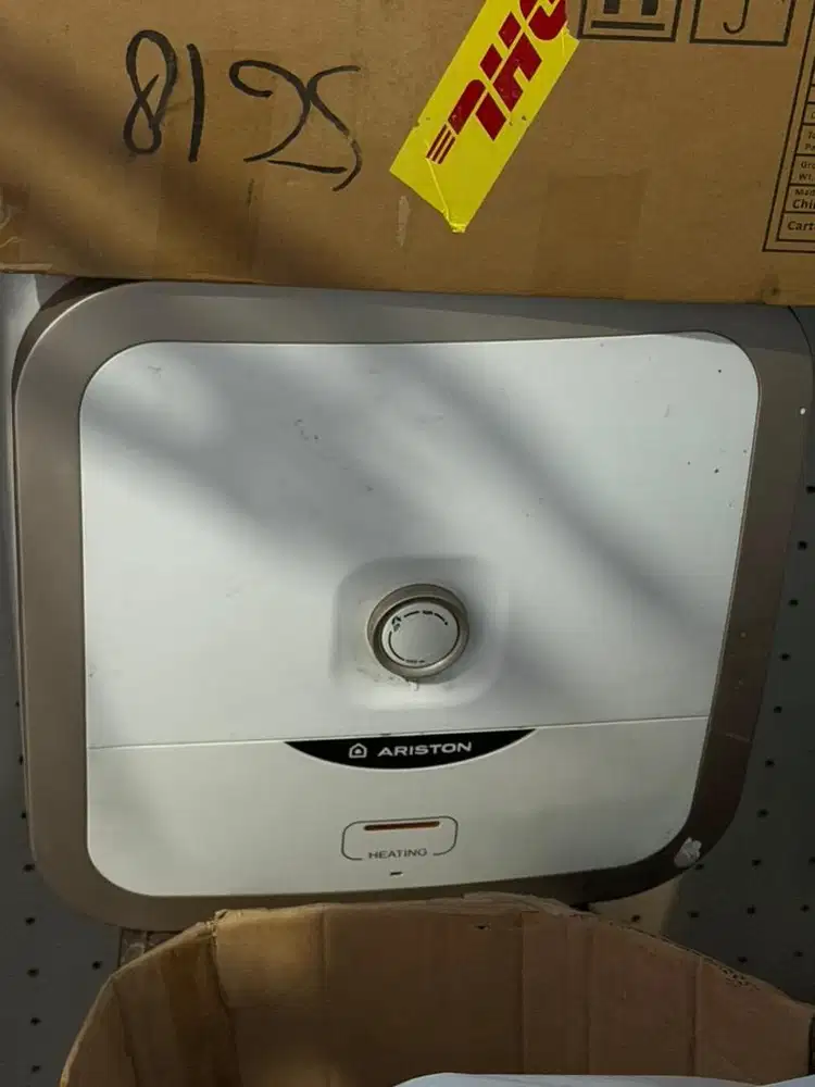 Ariston water heater / pemanas air 30L 350watt