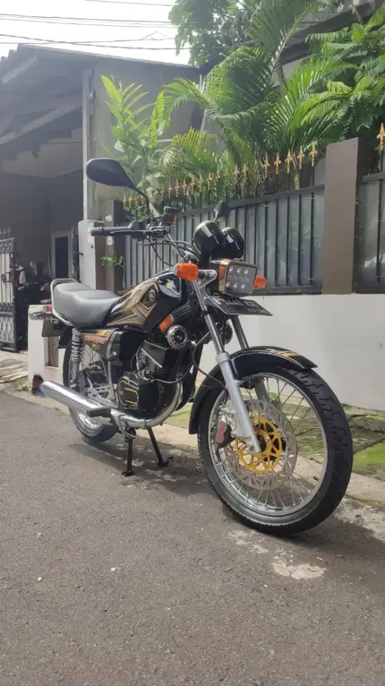 Jual motor yamaha RX king 2003 anniversary gold edition