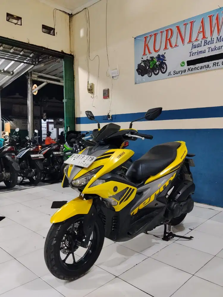 yamaha aerox old 2018 [ km low ]