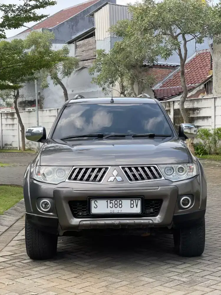 Mitsubishi Pajero Exeed 2012 AT