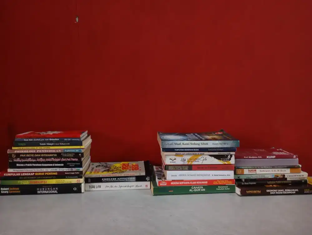 Buku ekonomi, filsafat,hukum,dll